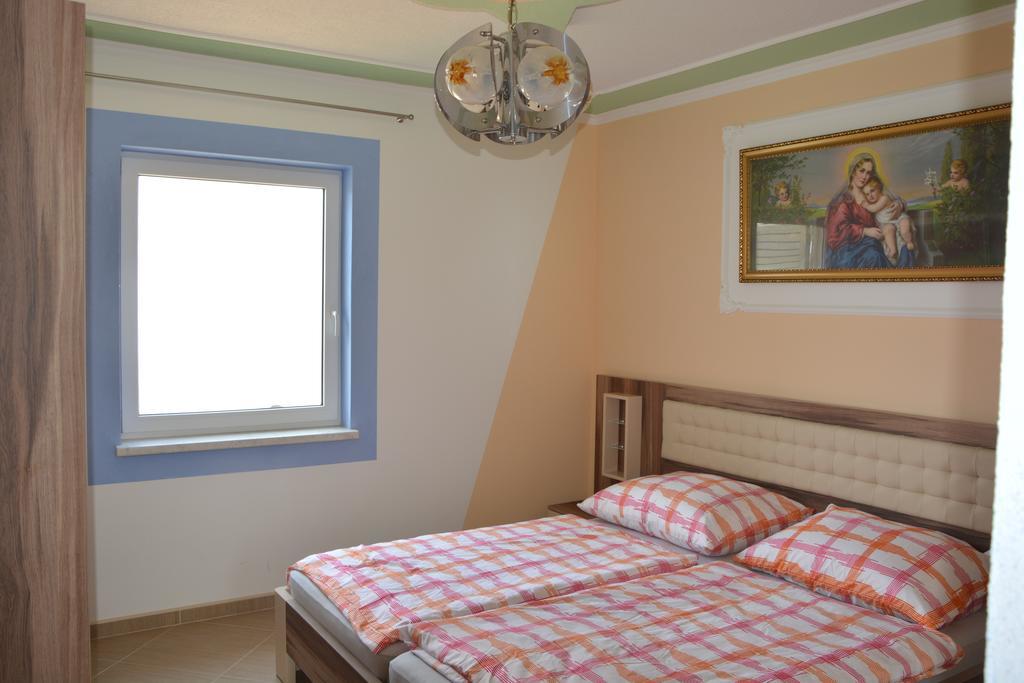 Apartments Petar & Anka Biograd Na Moru Habitación foto